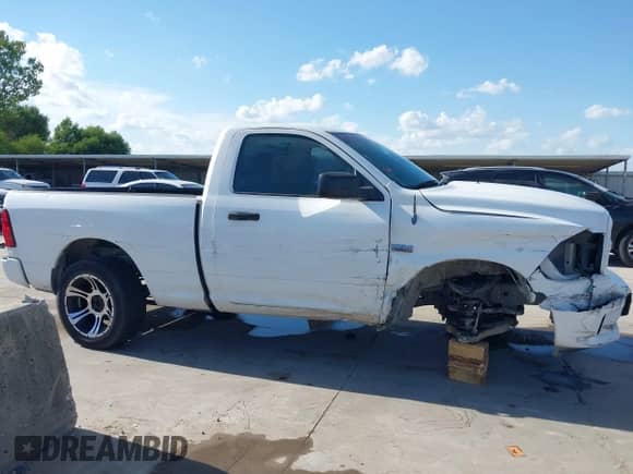 2013 Ram 1500 Express z VIN 3C6JR6ATXDG508202, wystawiony jako IAAI lot #43296958 z przebiegiem 145 380 mil mil oraz . Historia ofert i sprzedaży dostępna na DreamBid. Obrazek 14.