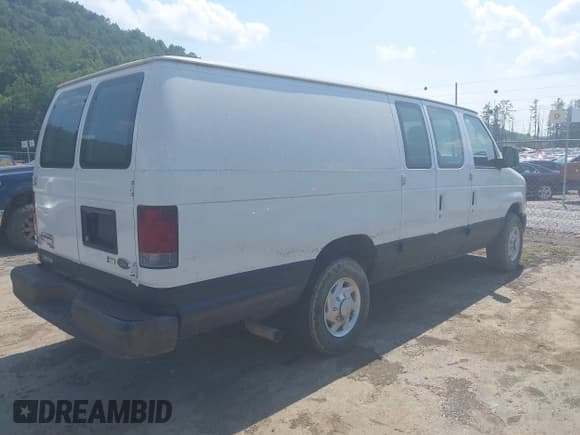 ✅ 2012 Ford Econoline Cargo Commercial • VIN: 1FTNS2EL0CDB20067 • Lot: 42858350. Wystawiony na IAAI z przebiegiem 127 126 mil. Bezpłatny archiwum sprzedaży aukcyjnych z USA i szczegółowy raport historii pojazdu na DreamBid. Zdjęcie 4.