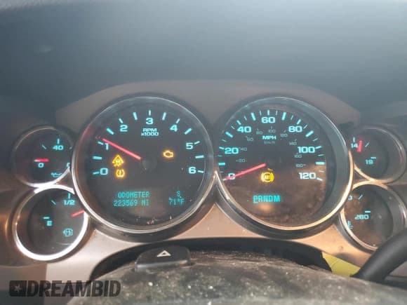 ✅ 2010 Chevrolet Silverado 1500 LT • VIN: 3GCRKSE39AG221903 • Lot: 72568734. Listed on Copart with 223,569 mi. Free auction sales archive from the USA and detailed vehicle history report at DreamBid. Image 9.