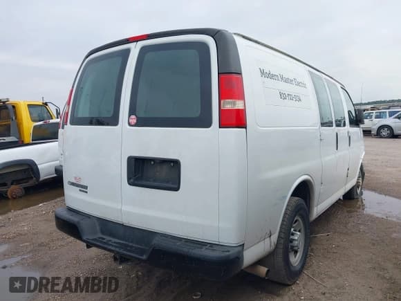 ✅ 2014 Chevrolet Express Cargo • VIN: 1GCWGFCA6E1213887 • Lot: 43502608. Listed on IAAI with 158,312 mi. Free auction sales archive from the USA and detailed vehicle history report at DreamBid. Image 4.