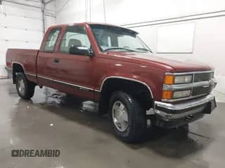 1998 Chevrolet Silverado 1500 z VIN 1GCEK19M3WE128563, wystawiony jako IAAI lot #41646092 z przebiegiem 221 577 mil mil oraz . Historia ofert i sprzedaży dostępna na DreamBid. Obrazek 1.