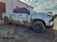 ✅ 2022 Chevrolet Silverado 1500 LT Trail Boss • VIN: 3GCUDFED4NG612774 • Lot: 94479125. Wystawiony na Copart z przebiegiem 59 256 mil. Bezpłatny archiwum sprzedaży aukcyjnych z USA i szczegółowy raport historii pojazdu na DreamBid. Zdjęcie 4.