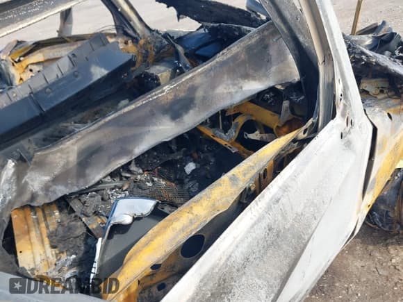 ✅ 2009 Jeep Commander Sport • VIN: 1J8HG48K09C536785 • Lot: 41739018. Listed on IAAI with 117,100 mi. Free auction sales archive from the USA and detailed vehicle history report at DreamBid. Image 5.