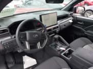 ✅ 2025 Toyota Tacoma SR • VIN: 3TYLB5JN1ST062638 • Лот: 42359245. Опубликован ранее на IAAI с пробегом 3 335 миль. Бесплатный доступ к архиву аукционных продаж из США и подробный отчёт об истории автомобиля на DreamBid. Изображение 22.