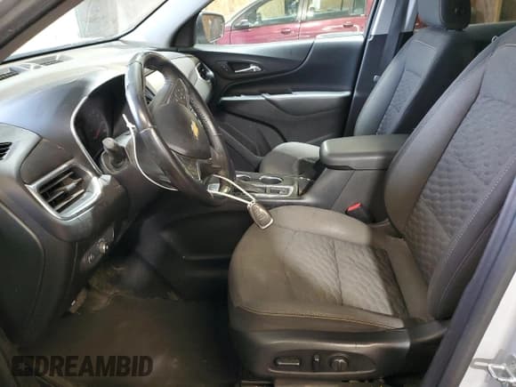 ✅ 2018 Chevrolet Equinox LT • VIN: 2GNAXJEV4J6115355 • Lot: 93063285. Wystawiony na Copart z przebiegiem 147 905 mil. Bezpłatny archiwum sprzedaży aukcyjnych z USA i szczegółowy raport historii pojazdu na DreamBid. Zdjęcie 7.