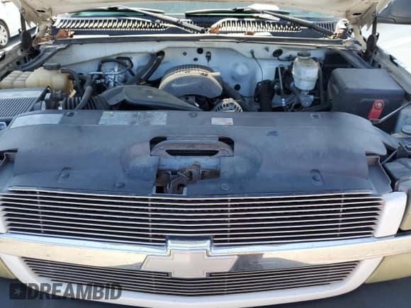 ✅ 2003 Chevrolet Silverado 2500HD LS • VIN: 1GCHC29U53E146154 • Лот: 72820474. Опубликован ранее на Copart с пробегом Не указан. Бесплатный доступ к архиву аукционных продаж из США и подробный отчёт об истории автомобиля на DreamBid. Изображение 13.