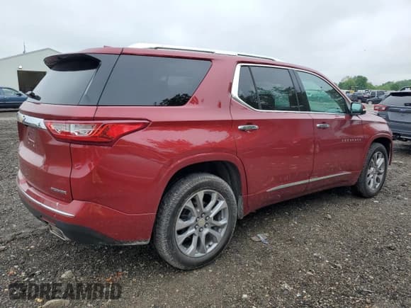 ✅ 2019 Chevrolet Traverse Premier • VIN: 1GNEVKKW3KJ309812 • Lot: 57428595. Wystawiony na Copart z przebiegiem 97 056 mil. Bezpłatny archiwum sprzedaży aukcyjnych z USA i szczegółowy raport historii pojazdu na DreamBid. Zdjęcie 3.