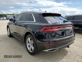✅ 2019 Audi Q8 Premium • VIN: WA1AVAF18KD013077 • Lot: 67635322. Wystawiony na Copart z przebiegiem 21 135 mil. Bezpłatny archiwum sprzedaży aukcyjnych z USA i szczegółowy raport historii pojazdu na DreamBid. Zdjęcie 3.