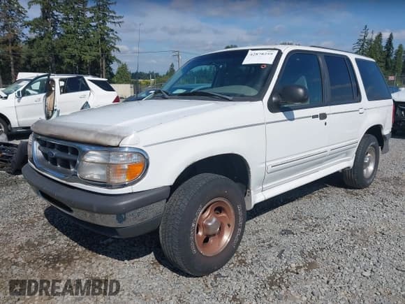 ✅ 1998 Ford Explorer XL • VIN: 1FMZU34EXWZB07205 • Lot: 42878259. Wystawiony na IAAI z przebiegiem 198 065 mil. Bezpłatny archiwum sprzedaży aukcyjnych z USA i szczegółowy raport historii pojazdu na DreamBid. Zdjęcie 2.