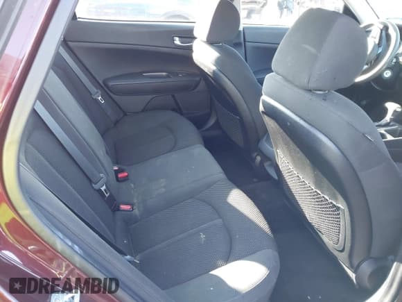 ✅ 2020 Kia Optima LX • VIN: 5XXGT4L38LG442479 • Lot: 41011297. Listed on IAAI with 84,779 mi. Free auction sales archive from the USA and detailed vehicle history report at DreamBid. Image 8.