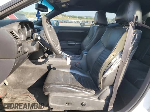 ✅ 2011 Dodge Challenger • VIN: 2B3CJ4DG1BH510267 • Lot: 75821624. Wystawiony na Copart z przebiegiem 159 795 mil. Bezpłatny archiwum sprzedaży aukcyjnych z USA i szczegółowy raport historii pojazdu na DreamBid. Zdjęcie 7.