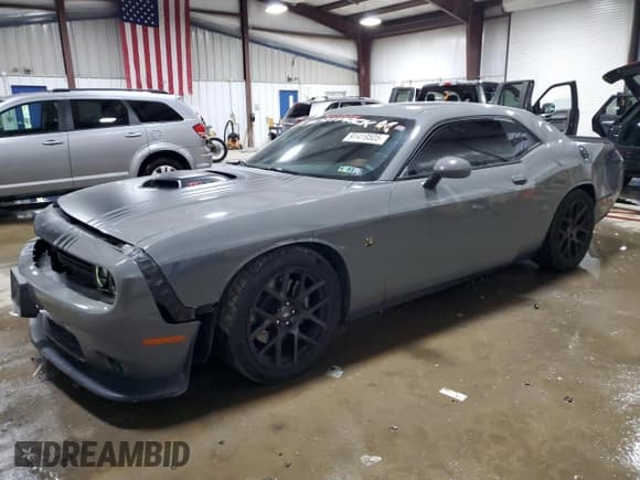✅ 2017 Dodge Challenger 392 Hemi Scat Pack Shaker • VIN: 2C3CDZFJ7HH587606 • Лот: 91419505. Опубликован ранее на Copart с пробегом 42 533 миль. Бесплатный доступ к архиву аукционных продаж из США и подробный отчёт об истории автомобиля на DreamBid. Изображение 1.