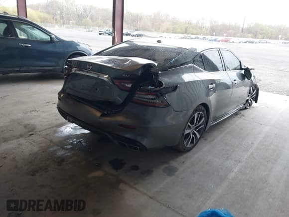 ✅ 2019 Nissan Maxima SL • VIN: 1N4AA6AV5KC369975 • Lot: 42007488. Listed on IAAI with 87,664 mi. Free auction sales archive from the USA and detailed vehicle history report at DreamBid. Image 4.