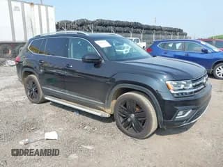 ✅ 2018 Volkswagen Atlas SEL Premium • VIN: 1V2NR2CA9JC563980 • Lot: 42416398. Wystawiony na IAAI z przebiegiem 90 504 mil. Bezpłatny archiwum sprzedaży aukcyjnych z USA i szczegółowy raport historii pojazdu na DreamBid. Zdjęcie 1.
