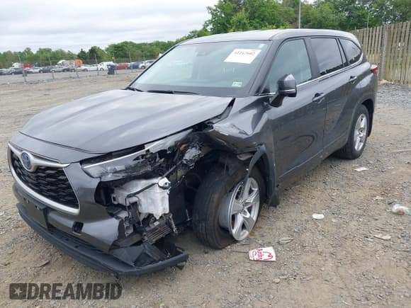 ✅ 2023 Toyota Highlander Hybrid LE • VIN: 5TDZARAH3PS526191 • Lot: 42212602. Listed on IAAI with 31,810 mi. Free auction sales archive from the USA and detailed vehicle history report at DreamBid. Image 2.