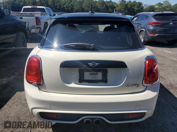 ✅ 2017 MINI Hardtop 4 Door Cooper S • VIN: WMWXU3C57H2D32027 • Lot: 86108635. Wystawiony na Copart z przebiegiem 93 581 mil. Bezpłatny archiwum sprzedaży aukcyjnych z USA i szczegółowy raport historii pojazdu na DreamBid. Zdjęcie 6.