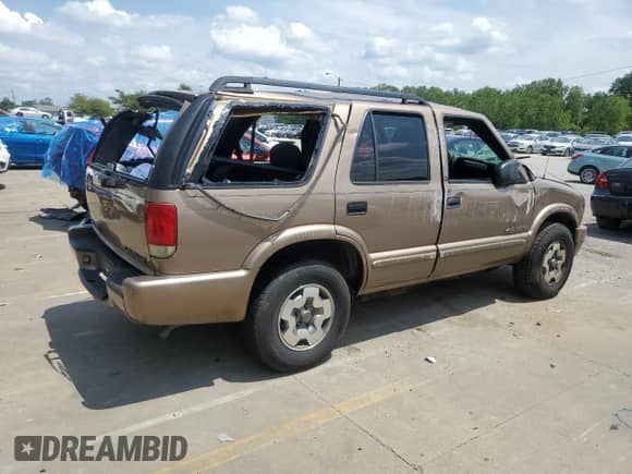 2003 Chevrolet Blazer LS with VIN 1GNDT13X43K108211, listed as a Copart auction lot 66562474 with Not provided miles and Non repairable. Bid and sale history available at DreamBid. Image 3.