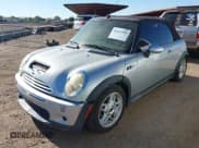✅ 2006 MINI Convertible S • VIN: WMWRH33586TF87919 • Lot: 43622504. Wystawiony na IAAI z przebiegiem Nie podano. Bezpłatny archiwum sprzedaży aukcyjnych z USA i szczegółowy raport historii pojazdu na DreamBid. Zdjęcie 2.