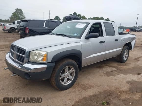 ✅ 2005 Dodge Dakota SLT • VIN: 1D7HW48N25S224512 • Lot: 43549718. Listed on IAAI with 205,160 mi. Free auction sales archive from the USA and detailed vehicle history report at DreamBid. Image 2.