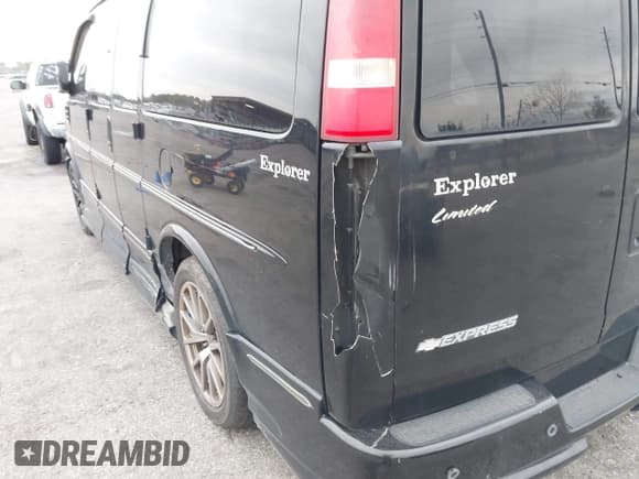 ✅ 2014 Chevrolet Express Cargo Upfitter • VIN: 1GBSGDC42E1123458 • Lot: 43742144. Listed on IAAI with 165,786 mi. Free auction sales archive from the USA and detailed vehicle history report at DreamBid. Image 6.