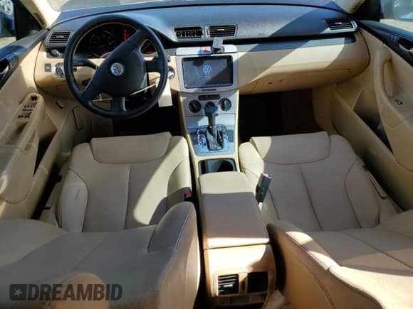 ✅ 2007 Volkswagen Passat 2.0T • VIN: WVWLK73C07E000101 • Lot: 45980035. Wystawiony na Copart z przebiegiem 139 218 mil. Bezpłatny archiwum sprzedaży aukcyjnych z USA i szczegółowy raport historii pojazdu na DreamBid. Zdjęcie 8.