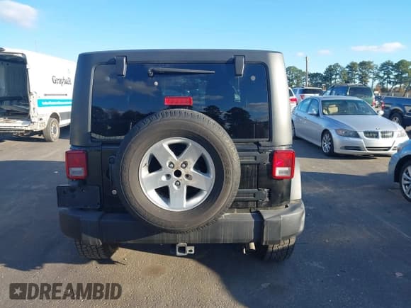 ✅ 2013 Jeep Wrangler Sport • VIN: 1C4AJWAG6DL676506 • Lot: 43662667. Wystawiony na IAAI z przebiegiem 93 370 mil. Bezpłatny archiwum sprzedaży aukcyjnych z USA i szczegółowy raport historii pojazdu na DreamBid. Zdjęcie 16.