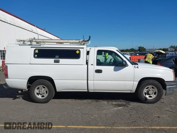 ✅ 2004 Chevrolet Silverado 1500 Work Truck • VIN: 1GCEC14X94Z293893 • Lot: 43321326. Wystawiony na IAAI z przebiegiem 174 845 mil. Bezpłatny archiwum sprzedaży aukcyjnych z USA i szczegółowy raport historii pojazdu na DreamBid. Zdjęcie 13.