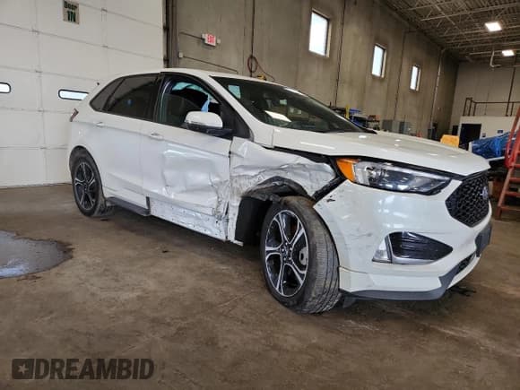 ✅ 2022 Ford Edge ST • VIN: 2FMPK4AP0NBA74497 • Lot: 66157755. Wystawiony na Copart z przebiegiem 28 358 mil. Bezpłatny archiwum sprzedaży aukcyjnych z USA i szczegółowy raport historii pojazdu na DreamBid. Zdjęcie 4.
