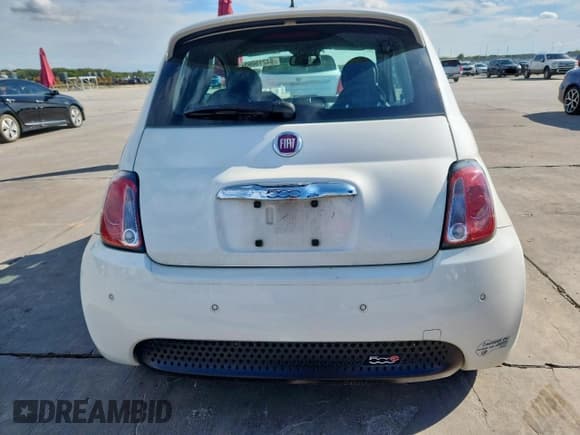 ✅ 2015 FIAT 500e • VIN: 3C3CFFGE1FT647474 • Lot: 84215065. Listed on Copart with 75,090 mi. Free auction sales archive from the USA and detailed vehicle history report at DreamBid. Image 6.