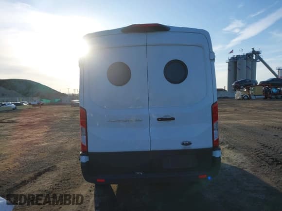 ✅ 2023 Ford Transit Cargo • VIN: 1FTBR1C8XPKB46362 • Lot: 41530807. Listed on IAAI with 46,779 mi. Free auction sales archive from the USA and detailed vehicle history report at DreamBid. Image 16.