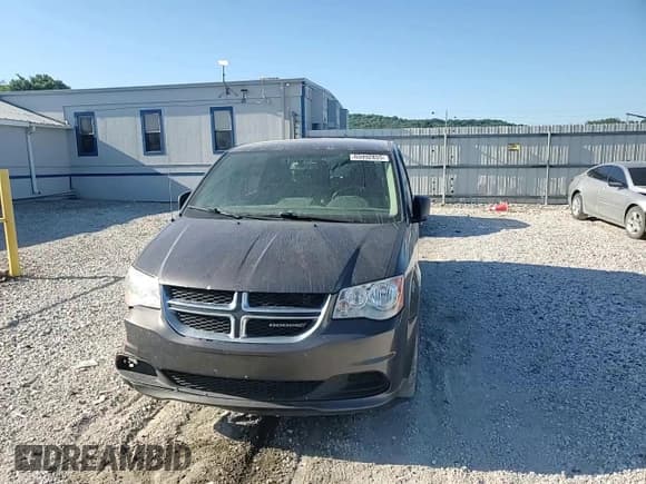 ✅ 2018 Dodge Grand Caravan SE • VIN: 2C4RDGBG3JR162193 • Lot: 65992855. Wystawiony na Copart z przebiegiem 206 579 mil. Bezpłatny archiwum sprzedaży aukcyjnych z USA i szczegółowy raport historii pojazdu na DreamBid. Zdjęcie 14.