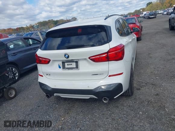 ✅ 2020 BMW X1 xDrive28i • VIN: WBXJG9C00L5R69467 • Lot: 43390251. Wystawiony na IAAI z przebiegiem 97 121 mil. Bezpłatny archiwum sprzedaży aukcyjnych z USA i szczegółowy raport historii pojazdu na DreamBid. Zdjęcie 16.