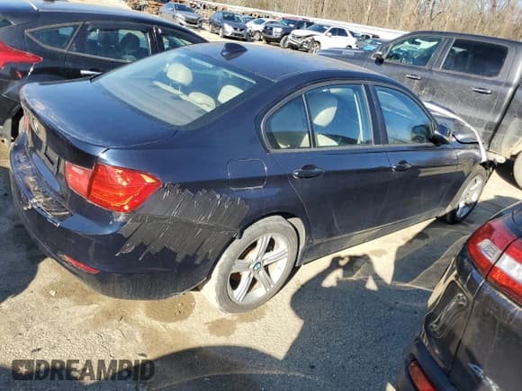 ✅ 2015 BMW 3 Series 320i xDrive • VIN: WBA3C3G56FNS73749 • Lot: 49975215. Wystawiony na Copart z przebiegiem Nie podano. Bezpłatny archiwum sprzedaży aukcyjnych z USA i szczegółowy raport historii pojazdu na DreamBid. Zdjęcie 3.