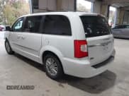 ✅ 2015 Chrysler Town & Country Touring L • VIN: 2C4RC1CG9FR619949 • Lot: 43549052. Listed on IAAI with 69,904 mi. Free auction sales archive from the USA and detailed vehicle history report at DreamBid. Image 3.