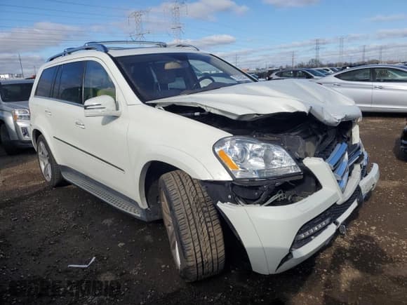 ✅ 2012 Mercedes-Benz GL 550 • VIN: 4JGBF8GE7CA765773 • Lot: 79742504. Listed on Copart with 47,557 mi. Free auction sales archive from the USA and detailed vehicle history report at DreamBid. Image 4.