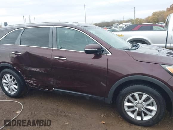 ✅ 2016 Kia Sorento LX • VIN: 5XYPG4A56GG074250 • Lot: 43624539. Listed on IAAI with 139,010 mi. Free auction sales archive from the USA and detailed vehicle history report at DreamBid. Image 13.