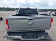 ✅ 2019 Ram 1500 Big Horn • VIN: 1C6RRFBG3KN663165 • Lot: 43094601. Wystawiony na IAAI z przebiegiem 93 225 mil. Bezpłatny archiwum sprzedaży aukcyjnych z USA i szczegółowy raport historii pojazdu na DreamBid. Zdjęcie 16.
