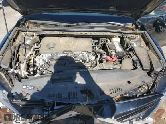 2021 Toyota Camry LE z VIN 4T1C11AKXMU439913, wystawiony jako Copart lot #91114135 z przebiegiem 2 761 mil mil oraz Czysty tytuł • Clean title. Historia ofert i sprzedaży dostępna na DreamBid. Obrazek 11.