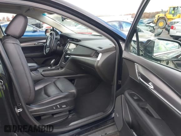 ✅ 2018 Cadillac XT5 Premium Luxury AWD • VIN: 1GYKNFRS9JZ236171 • Lot: 43654294. Listed on IAAI with 152,483 mi. Free auction sales archive from the USA and detailed vehicle history report at DreamBid. Image 5.