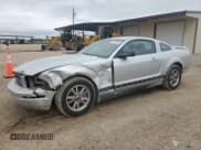 ✅ 2005 Ford Mustang Deluxe • VIN: 1ZVHT80N955249439 • Лот: 55536255. Опубликован ранее на Copart с пробегом 118 984 миль. Бесплатный доступ к архиву аукционных продаж из США и подробный отчёт об истории автомобиля на DreamBid. Изображение 1.