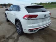 ✅ 2023 Volkswagen Atlas SEL Premium R-Line • VIN: 1V2FE2CA8PC221736 • Lot: 42155629. Wystawiony na IAAI z przebiegiem 54 394 mil. Bezpłatny archiwum sprzedaży aukcyjnych z USA i szczegółowy raport historii pojazdu na DreamBid. Zdjęcie 3.