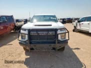 ✅ 2023 Chevrolet Silverado 2500HD Custom • VIN: 1GC4YME7XPF179789 • Lot: 67965775. Wystawiony na Copart z przebiegiem 88 298 mil. Bezpłatny archiwum sprzedaży aukcyjnych z USA i szczegółowy raport historii pojazdu na DreamBid. Zdjęcie 5.