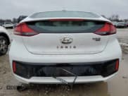 ✅ 2019 Hyundai Ioniq Blue • VIN: KMHC65LC9KU110051 • Lot: 84746274. Wystawiony na Copart z przebiegiem 73 721 mil. Bezpłatny archiwum sprzedaży aukcyjnych z USA i szczegółowy raport historii pojazdu na DreamBid. Zdjęcie 6.