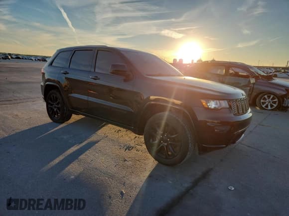 ✅ 2017 Jeep Grand Cherokee Altitude • VIN: 1C4RJFAG0HC753511 • Lot: 89822325. Wystawiony na Copart z przebiegiem 109 457 mil. Bezpłatny archiwum sprzedaży aukcyjnych z USA i szczegółowy raport historii pojazdu na DreamBid. Zdjęcie 4.