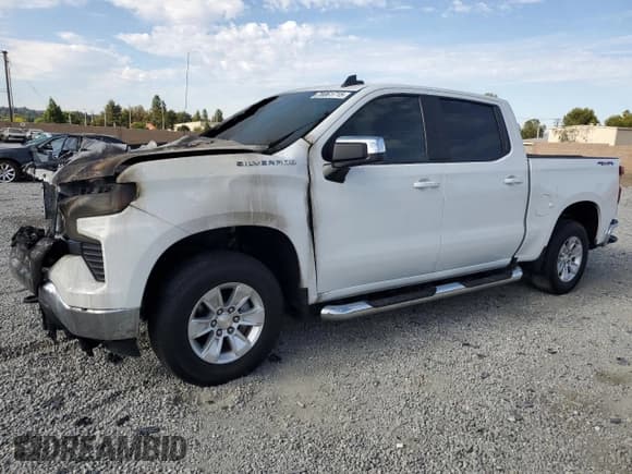 ✅ 2022 Chevrolet Silverado 1500 LT • VIN: 2GCUDDED3N1512713 • Лот: 70061715. Опубликован ранее на Copart с пробегом Не указан. Бесплатный доступ к архиву аукционных продаж из США и подробный отчёт об истории автомобиля на DreamBid. Изображение 1.
