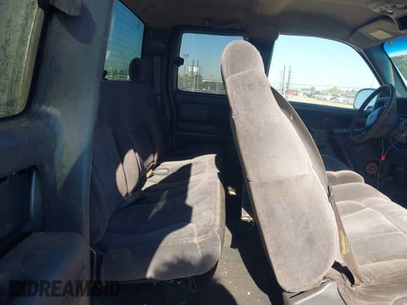 2001 Chevrolet Silverado 1500 LS with VIN 1GCEK19T31E172658, listed as a IAAI auction lot 43553219 with 202,604 mi miles and . Bid and sale history available at DreamBid. Image 8.