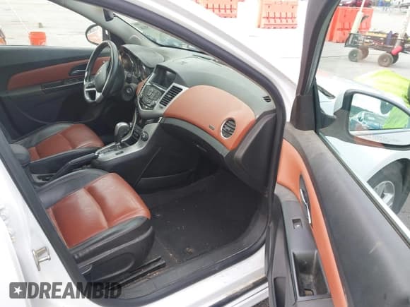 ✅ 2014 Chevrolet Cruze 2LT • VIN: 1G1PE5SB1E7269823 • Lot: 43175938. Listed on IAAI with 237,951 mi. Free auction sales archive from the USA and detailed vehicle history report at DreamBid. Image 5.