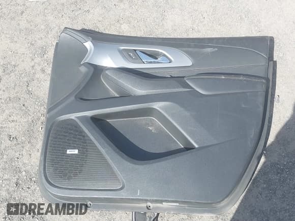 ✅ 2022 Chevrolet Traverse LT • VIN: 1GNEVHKW0NJ151677 • Lot: 41826115. Wystawiony na IAAI z przebiegiem 105 035 mil. Bezpłatny archiwum sprzedaży aukcyjnych z USA i szczegółowy raport historii pojazdu na DreamBid. Zdjęcie 12.