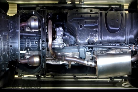 ✅ 2023 Lexus GX 460 Premium • VIN: JTJAM7BX3P5375547 • Lot: 85304605. Wystawiony na Copart z przebiegiem 9 957 mil. Bezpłatny archiwum sprzedaży aukcyjnych z USA i szczegółowy raport historii pojazdu na DreamBid. Zdjęcie 14.