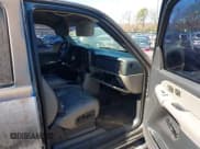 ✅ 2002 Chevrolet Suburban LS • VIN: 3GNEC16Z72G291904 • Лот: 41831851. Опубликован ранее на IAAI с пробегом Не указан. Бесплатный доступ к архиву аукционных продаж из США и подробный отчёт об истории автомобиля на DreamBid. Изображение 5.